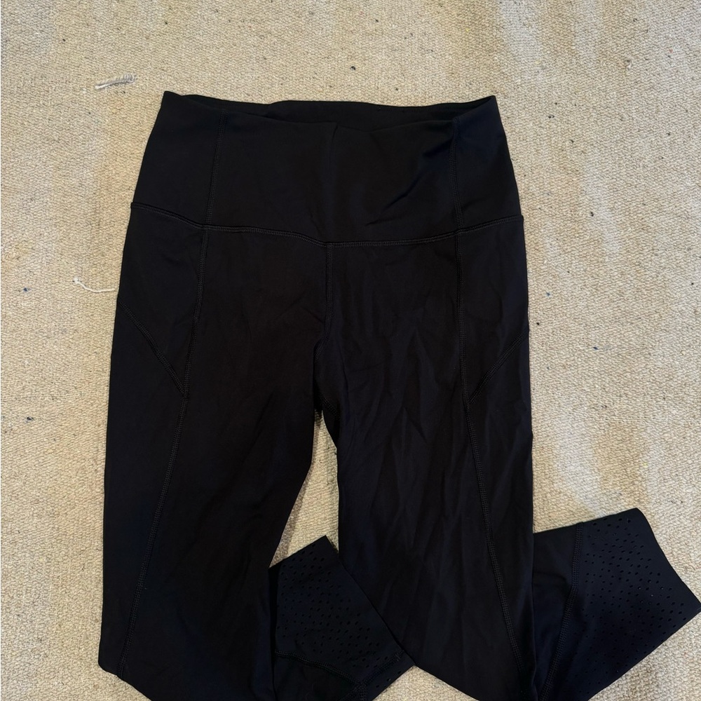 Black 3/4 Lululemon Leggings